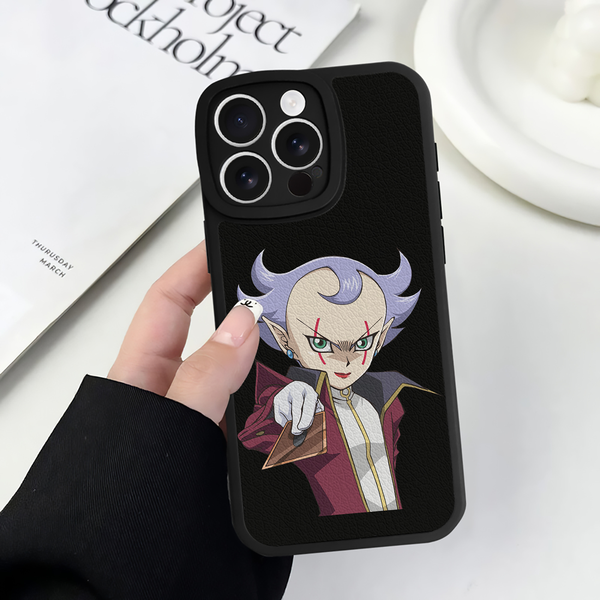遊☆戯☆王 Yu-Gi-Oh! 【iPhone 16シリーズ対応】シリコンスマホケース（レザー調） 材質：シリコン